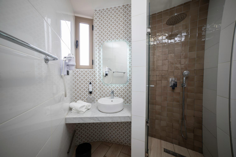 Bathroom 3, Hotel Aferni, Agadir-Ida ou Tanane