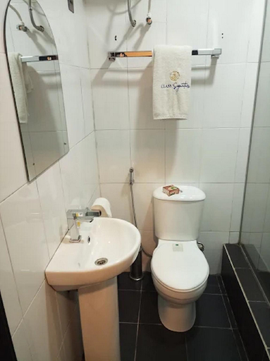 Bathroom 3, Class Suites Signature, Kosofe