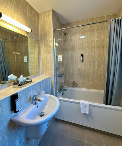 Bathroom 4, Weetwood Hall, Leeds