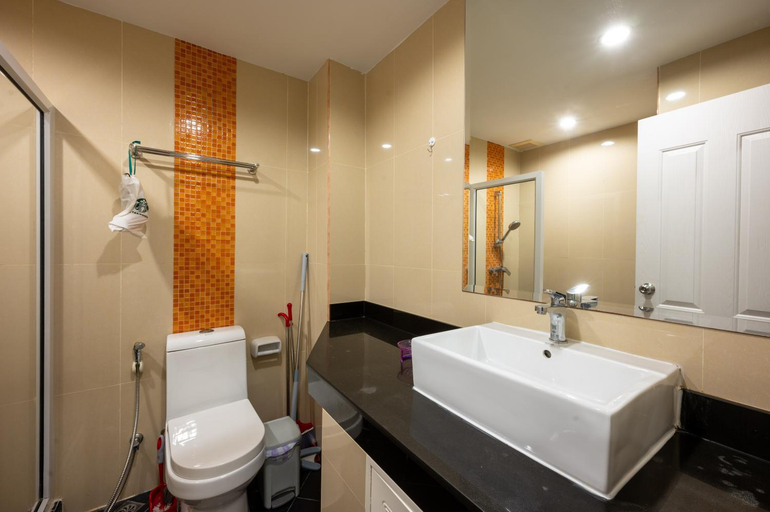 Bathroom, New Nordic VIP 5 by Apartwell, Pattaya