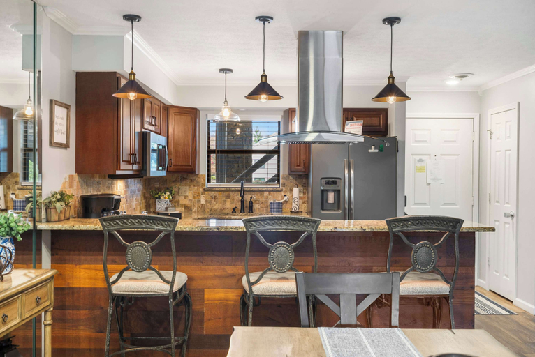 Private kitchen 5, Blue Royale Retreat - Condo for 6, Taney