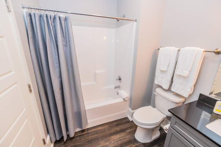 Bathroom 3, The Blanche, Columbia
