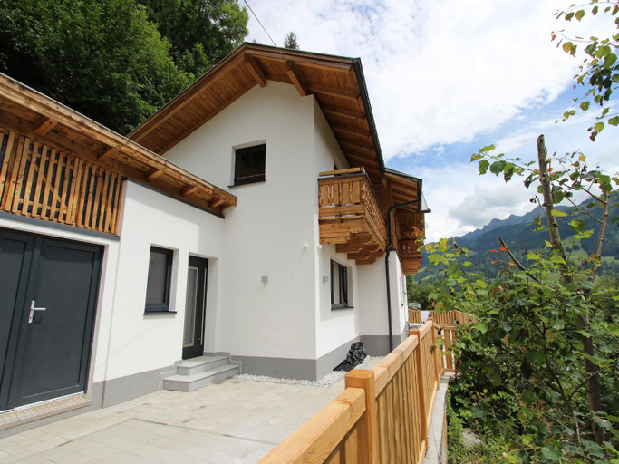 Exterior & Views 1, Alpine Chalet Near Zell am See for 12, Zell am See