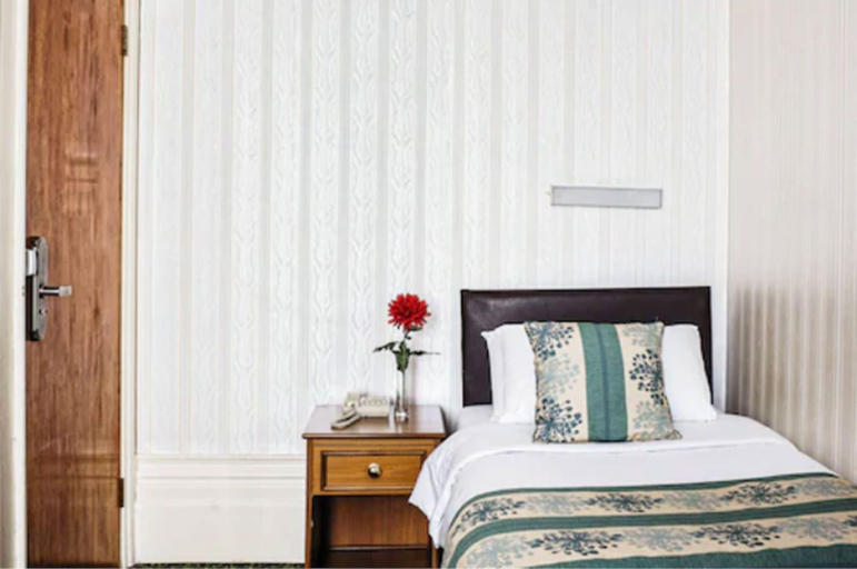 Bedroom 3, Columbia Hotel, London