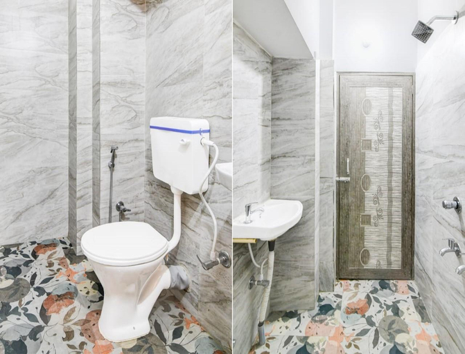 Bathroom 4, Royal Palace Near Acropolis Mall, South 24 Parganas