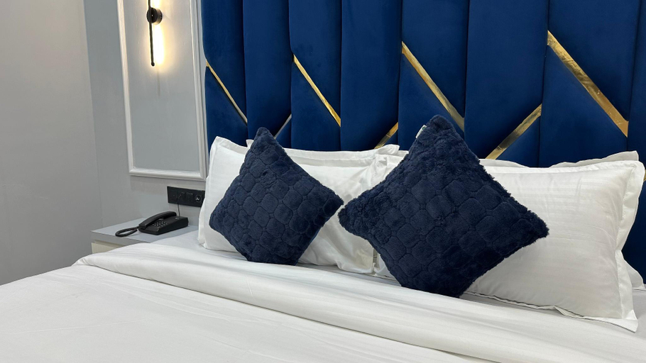 Bedroom 2, Hotel Benchmark Prime, Indore