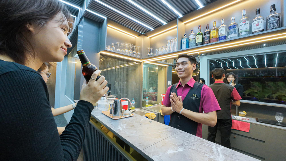 Bar 4, Xaysomboun Hotel, Vientiane