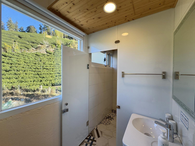 Bathroom 3, Alishan B&B YunMinGi, Chiayi County
