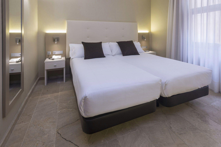 Bedroom 3, Hotel Serhs del Port, Barcelona
