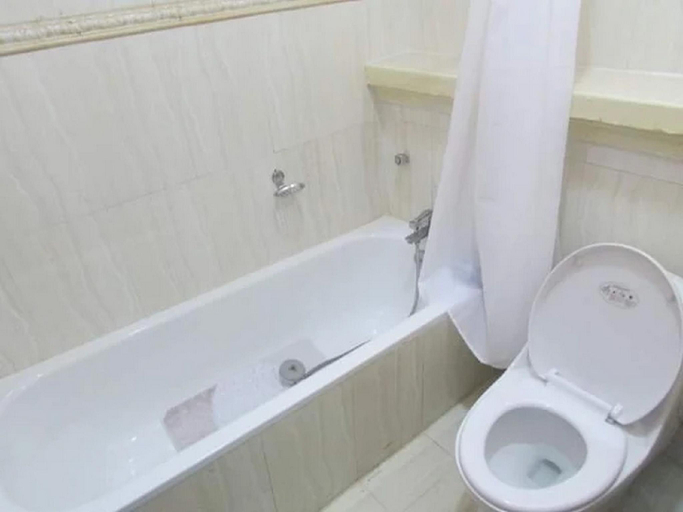 Bathroom, Utopia Suite and Apartment, Enugu North