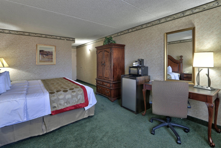 Bedroom, Ramada Plaza by Wyndham Albuquerque Midtown, Bernalillo