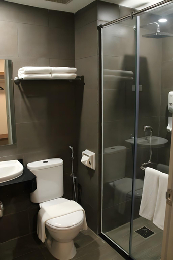 Bathroom 4, Grace Hotel Semporna, Semporna