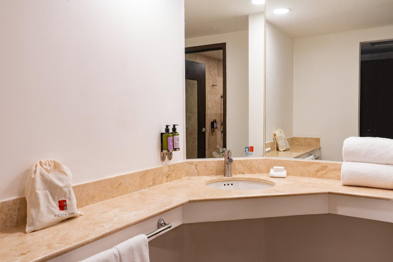 Bathroom 4, Fiesta Inn Tepic, Tepic