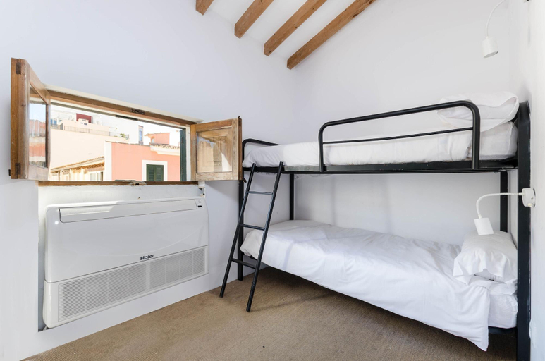 Bedroom 2, Urban Hostel Palma - Albergue Juvenil - Youth Hostel, Baleares