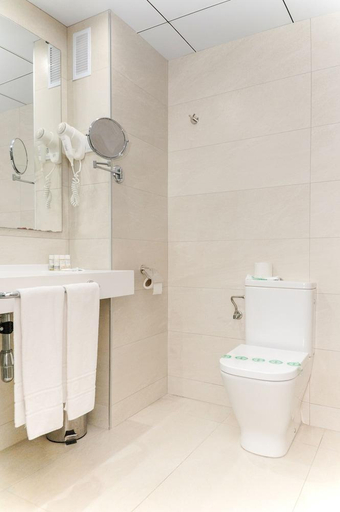 Bathroom 4, Hotel Olympus Palace, Tarragona