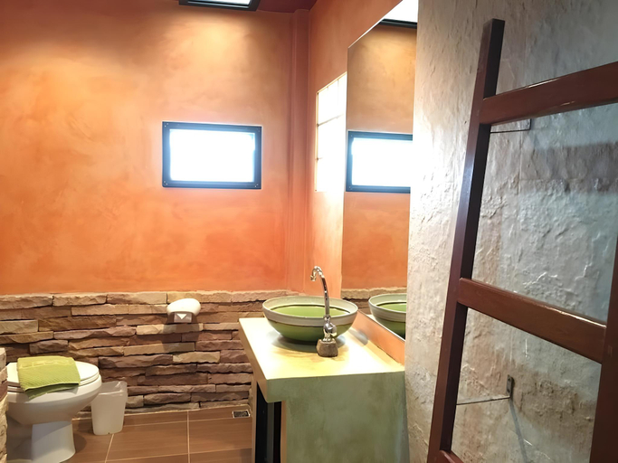 Bathroom 4, Tanisa Resort, Muang Chumphon