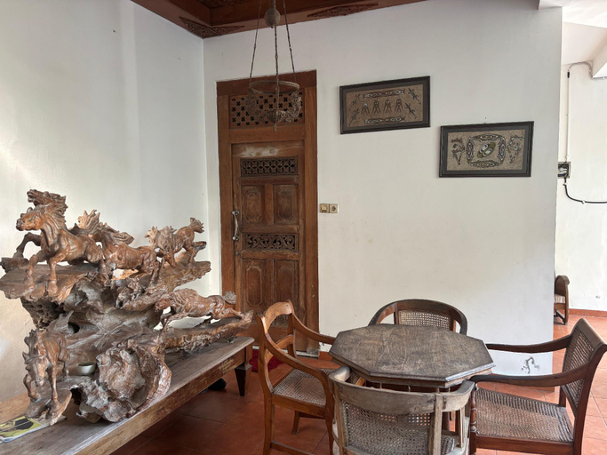 Others 5, Ndliman House, Sleman