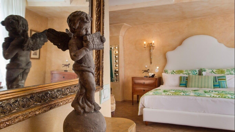 Bedroom 2, Palazzo Marziale, Napoli