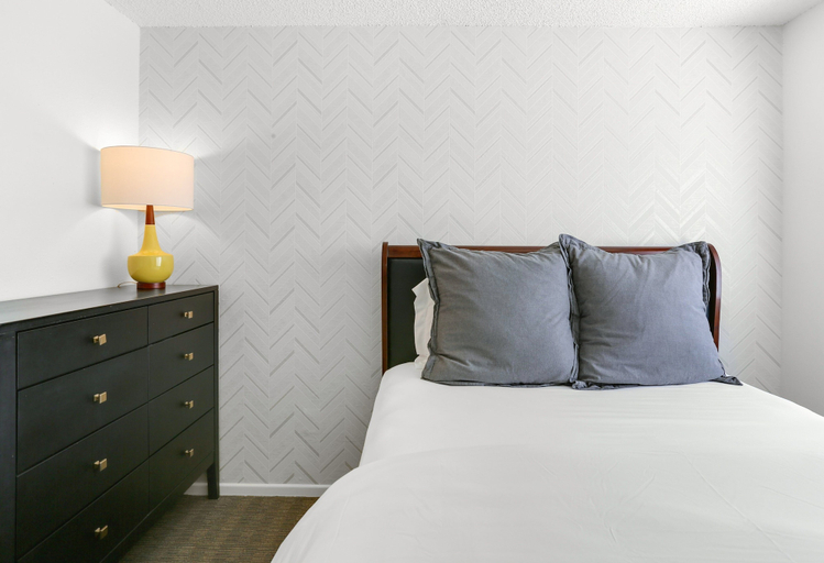 Room 3, Tangerine Desert Dreams, Riverside
