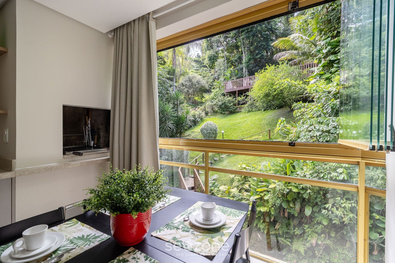 Dining, Sea View Apt 240m From the Beach in Jurere Ido207, Florianopolis