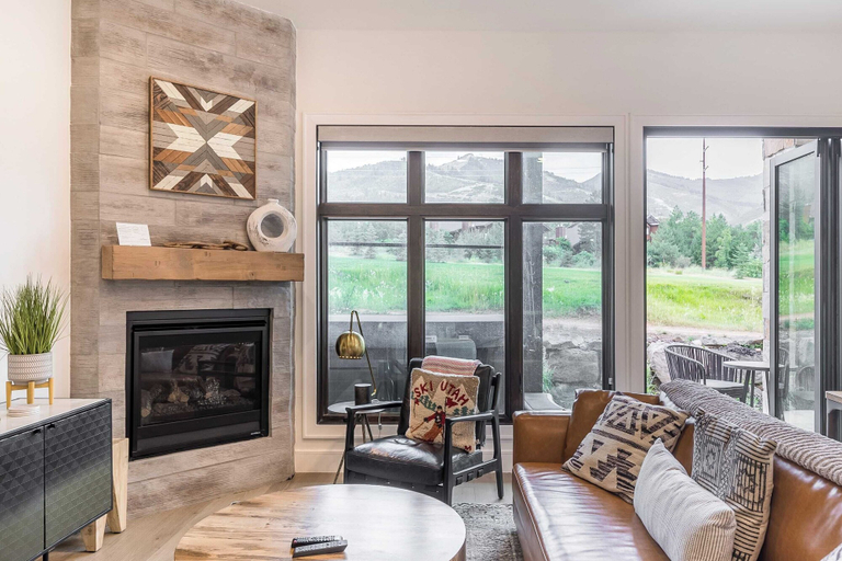Interior 5, Slope Sight by Avantstay A+ Location w/ Hot Tub, Summit
