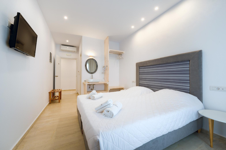 Bedroom 3, Anamar Santorini, South Aegean