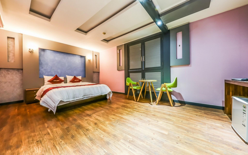 Bedroom 4, Julia Hongsung, Hongseong