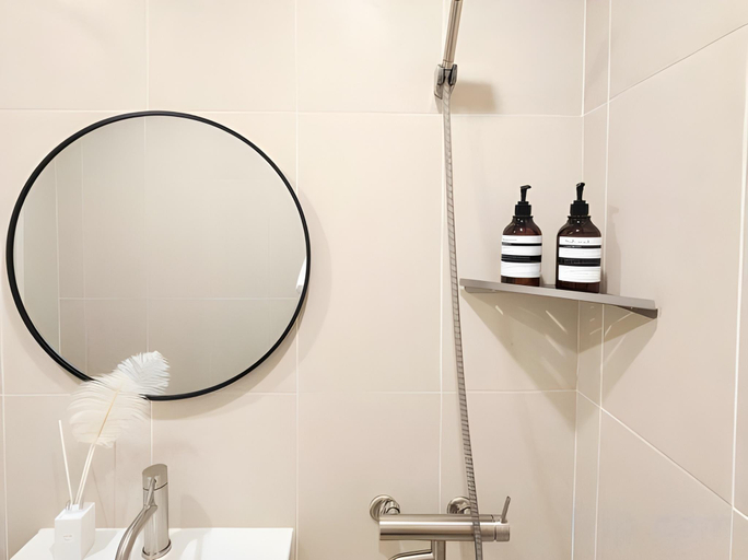 Bathroom 3, Gaga House Chungmu, Jung