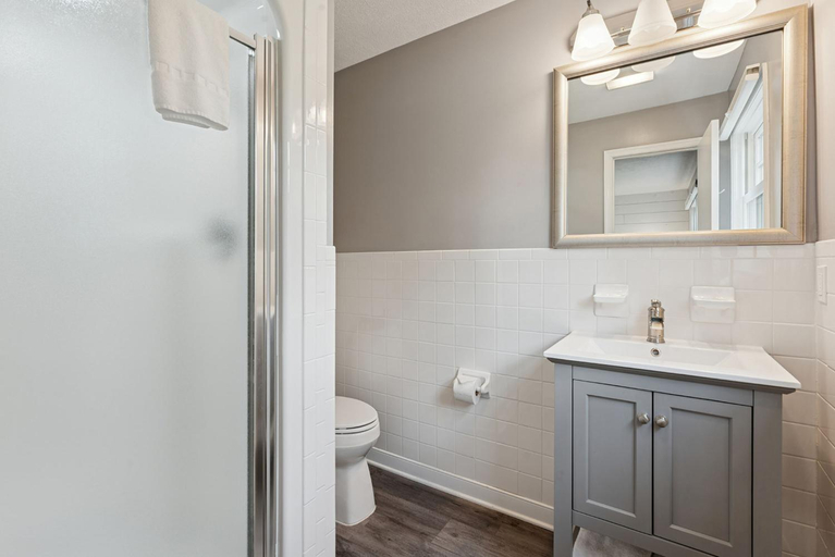 Bathroom 4, Airlie, Fauquier
