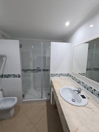 Bathroom 5, Hotel Apartamento Brisa Sol, Albufeira