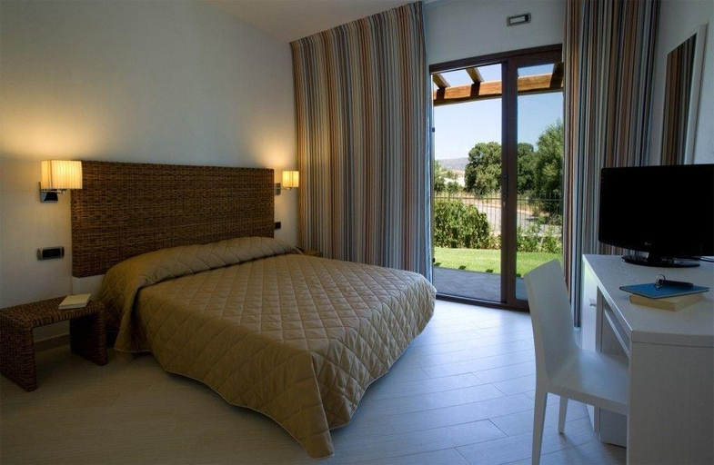 Bedroom 3, Terra Di Mare Resort&Spa, Nuoro