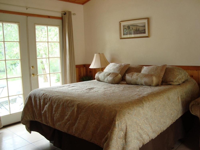 Others 5, Sequoia River Front Cabins, Tulare