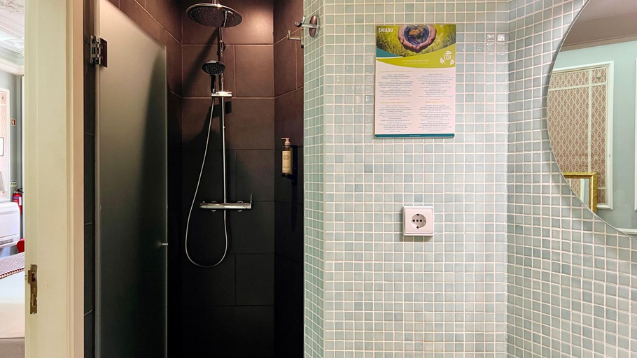 Bathroom 4, Casa dos Loios by Shiadu, Porto