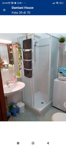 Bathroom 4, Damiani House, Trapani
