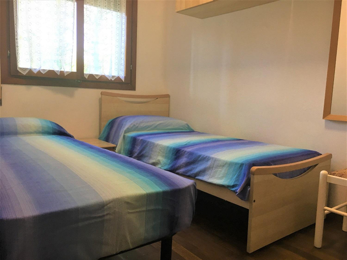 Bedroom 2, Comfortable villa in Bibione Pineda, Venezia