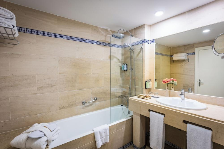 Bathroom 5, Hesperia Cordoba, Córdoba