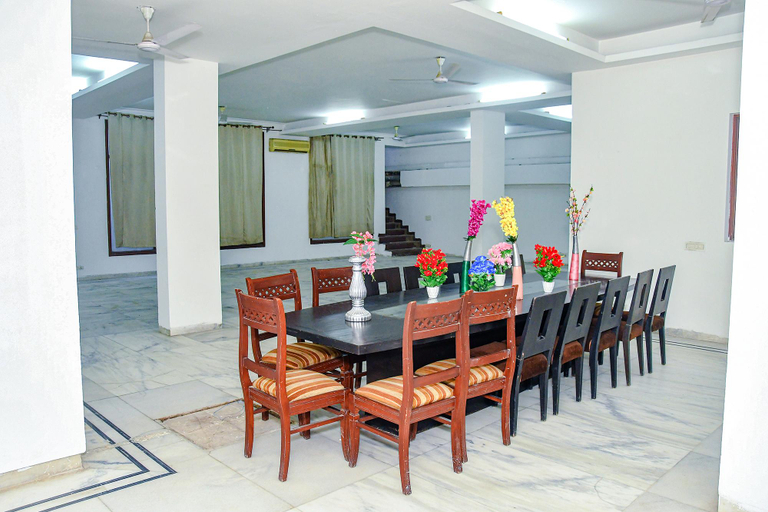 Food & Drinks 4, FabHotel Premium- 10min Walk from Millennium City Centre Gurugram Gurgaon, Gurgaon