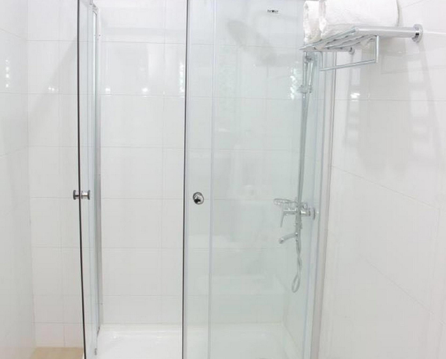 Bathroom 3, Ojay's Guest House, AbujaMun