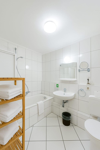 Bathroom 4, Hotel Petersburg, Düsseldorf