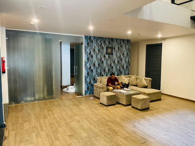 Public Area 2, Tipsyy inn 003, Gurgaon