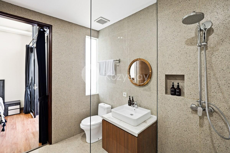 Bathroom 5, Manisha Villa by Kozystay - Seminyak, Badung
