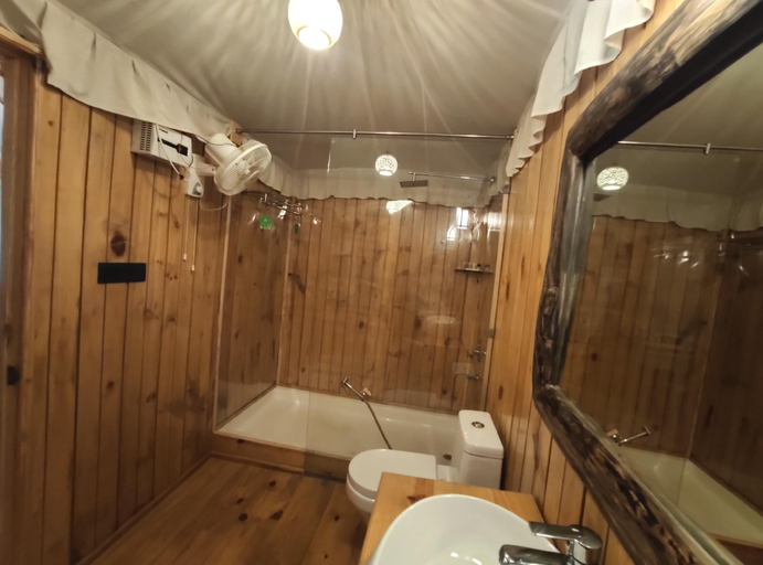 Bathroom 4, Cabana Affair, Dehradun