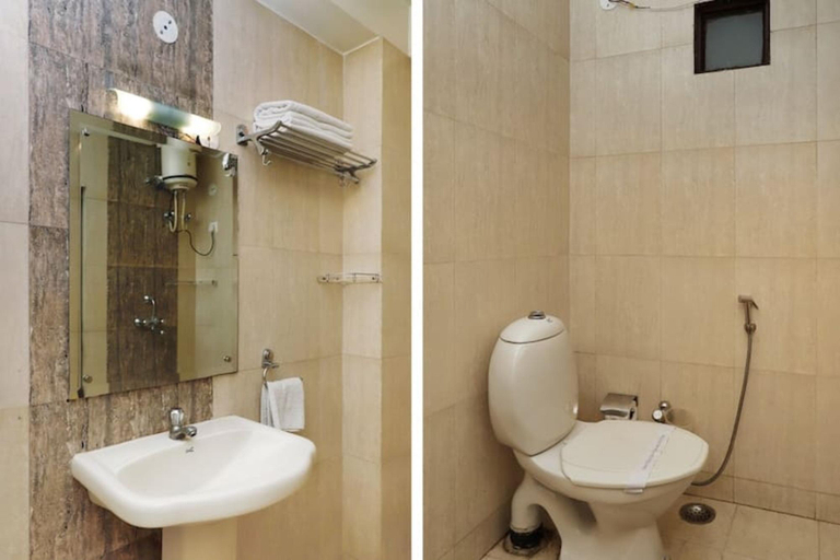 Bathroom 4, Hotel Safari, Jaipur