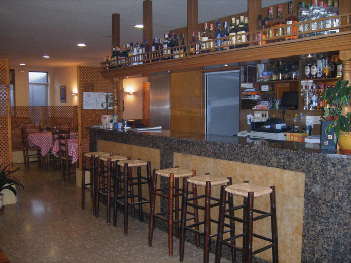 Food & Drinks, Amolls Restaurant i Habitacions, Girona