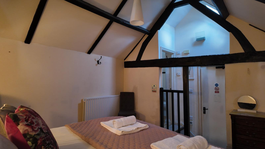 Bedroom 2, Fat Fox Inn, Oxfordshire