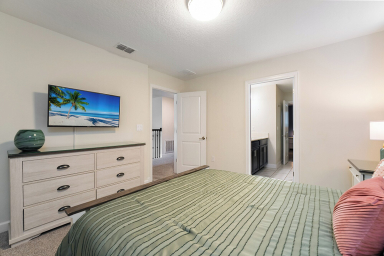 Room 3, Your Dream Vacation 9BR Villa, Osceola