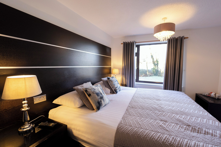 Bedroom 2, Ewenny Farm Guesthouse, Vale of Glamorgan