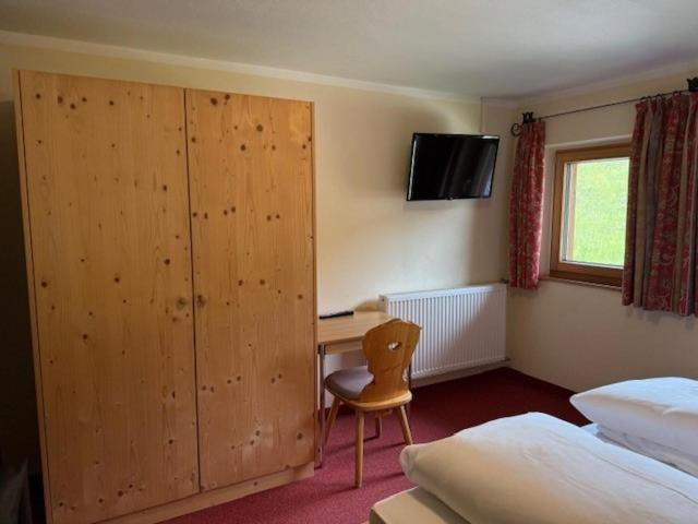 Bedroom 3, Berghotel Schlemmer Dolomites, Bolzano