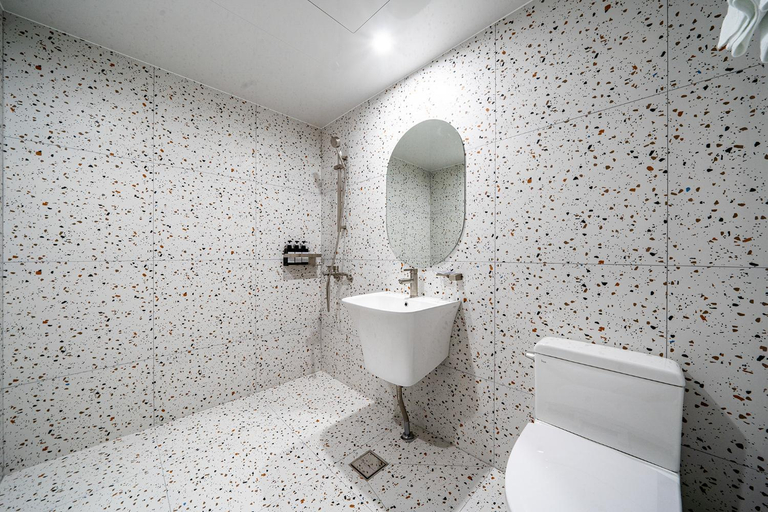 Bathroom 3, Brown Dot Hotel Hot Spring Yuseong, Yuseong