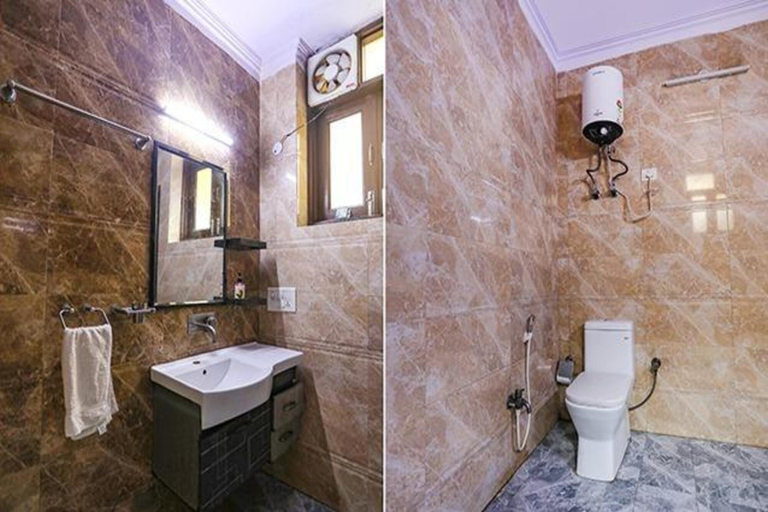 Bathroom 3, FabHotel HM Palace, Gautam Buddha Nagar